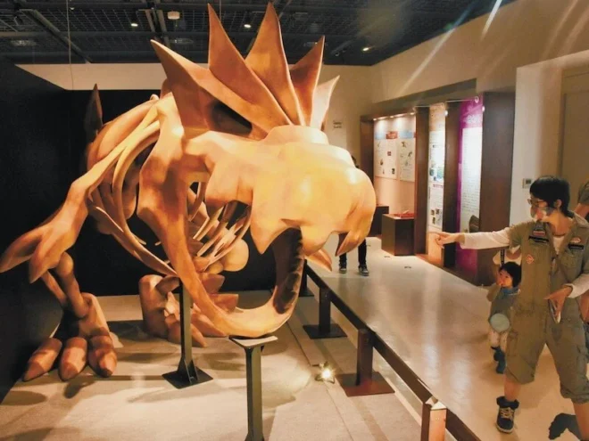 実物大の骨格模型などが目を引く特別展「ポケモン化石博物館」
