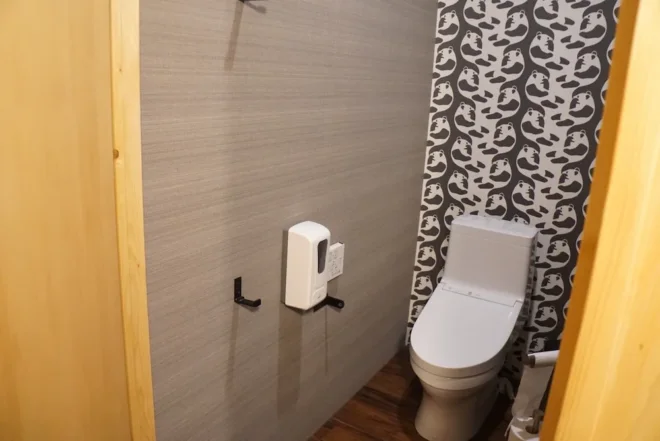 まるでホテルのようなトイレは個室ごとに内装が違うというこだわりぶり
