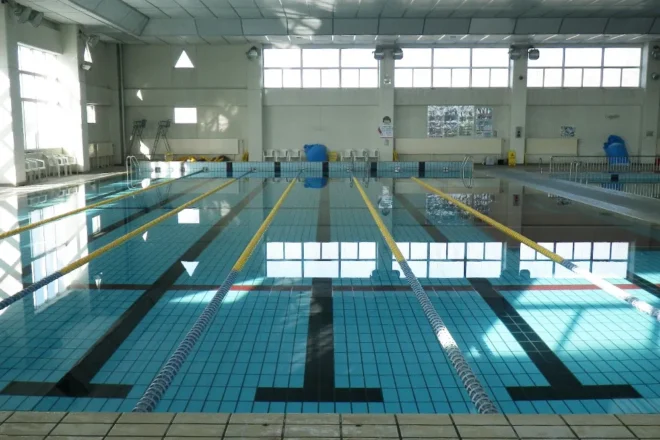 競泳用プールは25メートル×6コースです