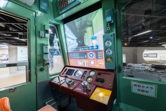 東西線のひばりケ丘駅から新さっぽろ駅までの運転シミュレーションが体験できます（札幌市青少年科学館提供）